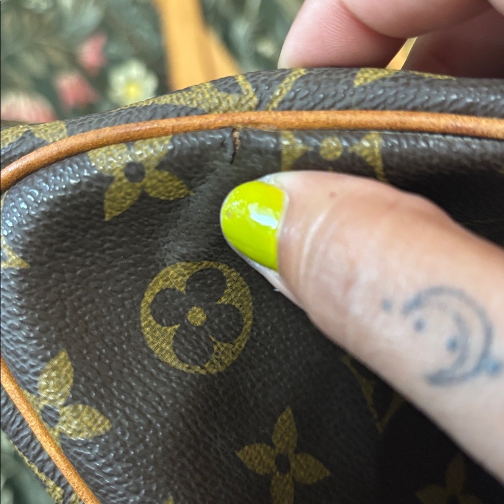 Louis Vuitton Shopping Sac Monogram Tote - Picture 10 of 13